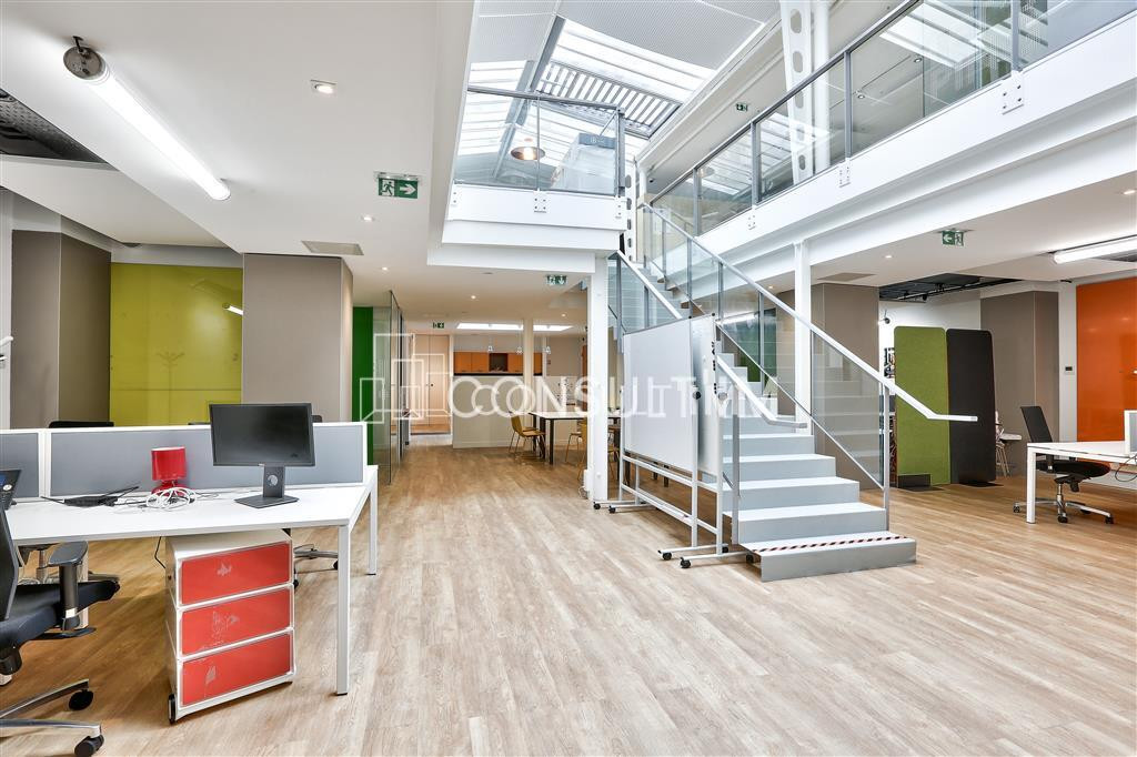 A louer, bureaux climatisés avec belle verrière zénithale