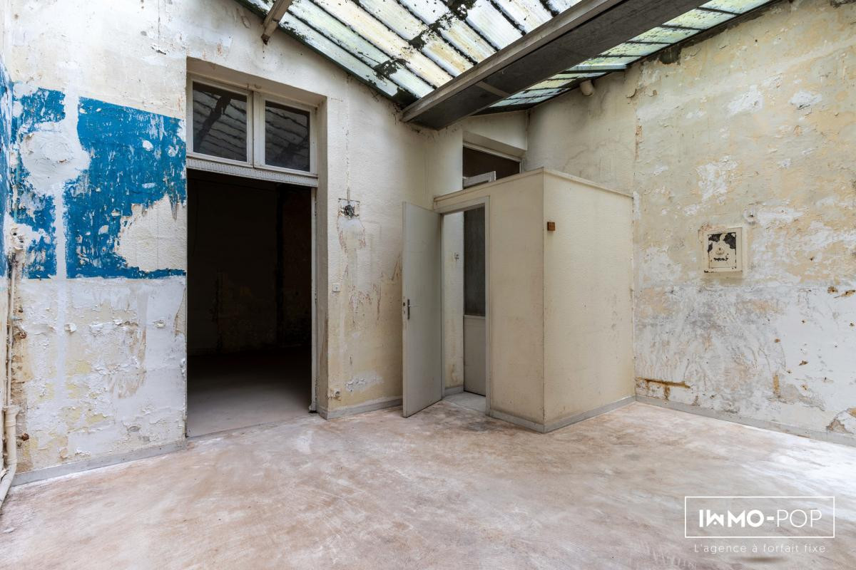 Local commercial de 80m2 et 70m2 de caves à Bordeaux Fondaudège