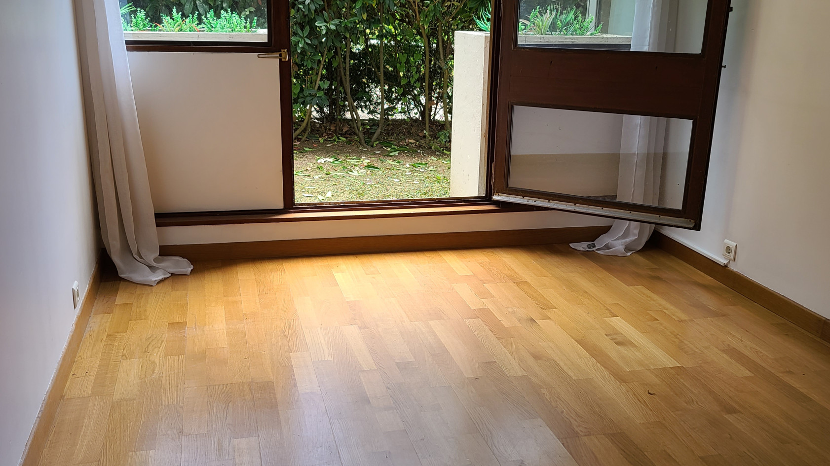 Locaux 5 pièces 91m2