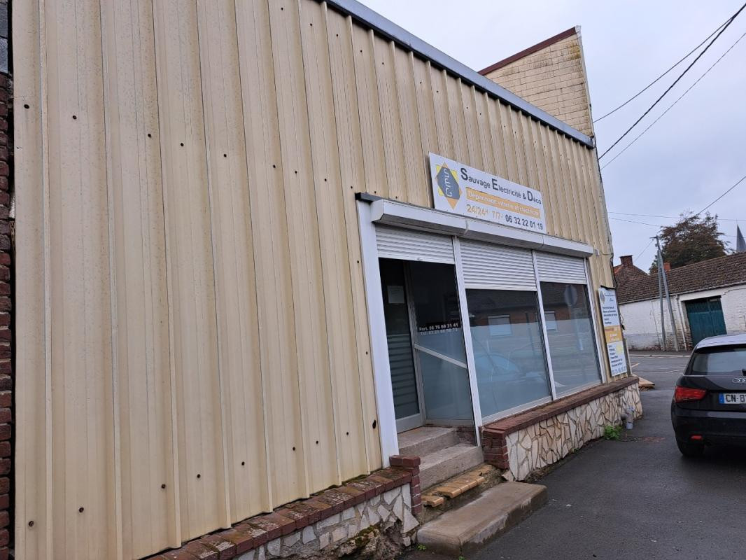 Local commercial avec réserves