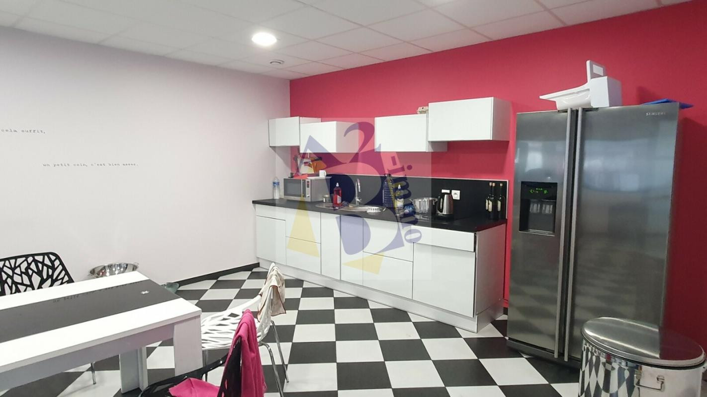 Angoulême, ensemble immobilier à usage professionnel 2000m²