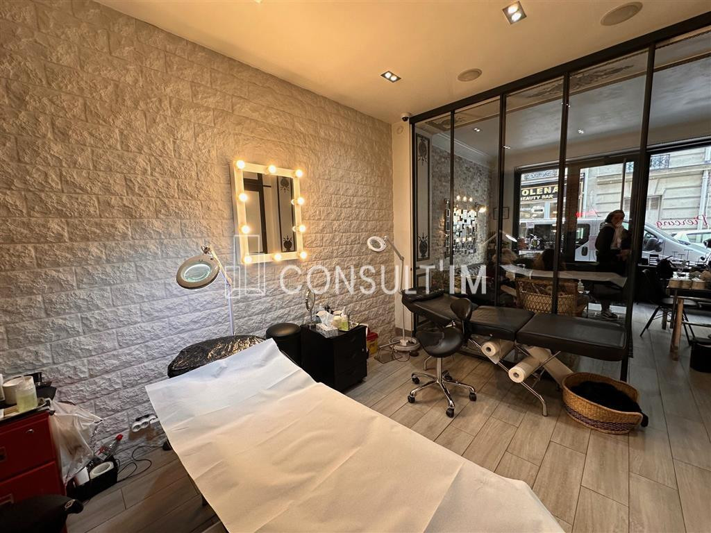 Proche de la Rue de Passy, une boutique de 44 m² à louer en très bon état