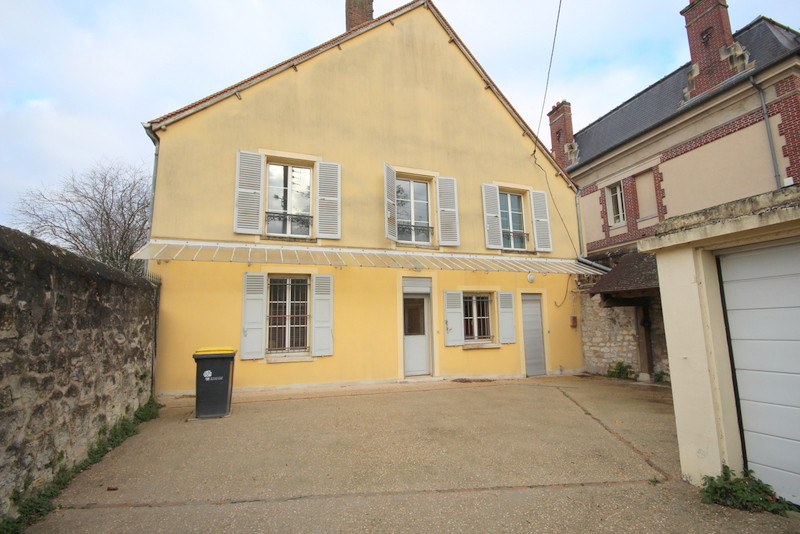 Ensemble immobilier 484 m² - SENLIS CENTRE VILLE