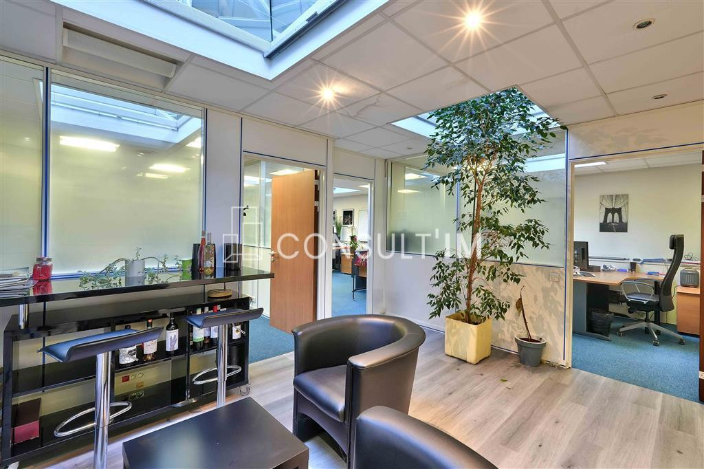 Bureaux à louer de 178 m² en bon état