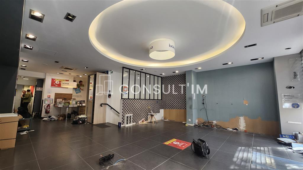 Sur le Boulevard Malesherbes, boutique bénéficiant d'un RDC de 97 m²
