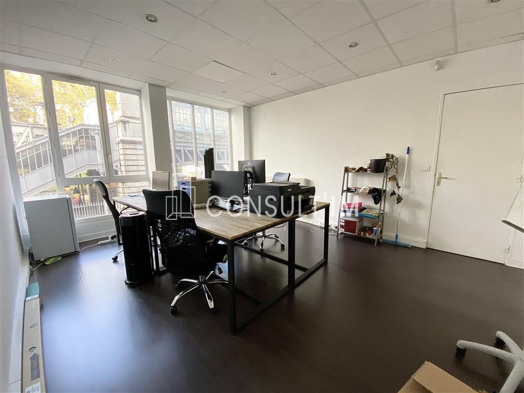 Bureaux très lumineux à proximité de Gare du Nord