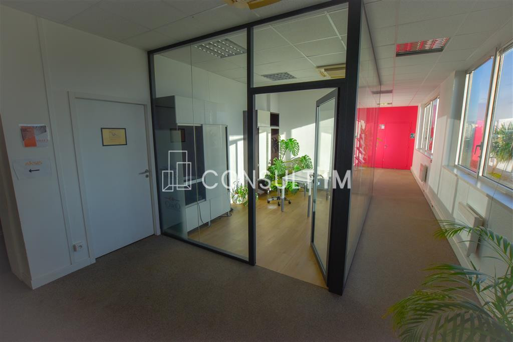 Location surface professionnelle aux normes ERP 5, idéal pour centre de formation ou bureaux