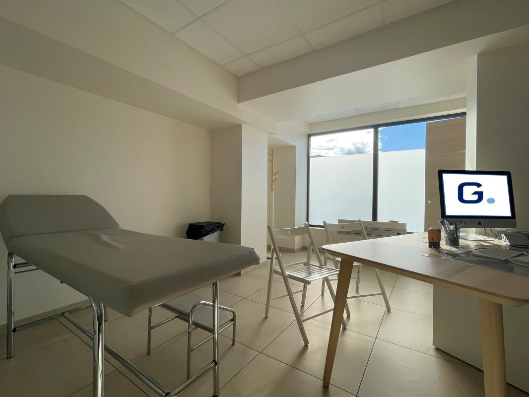 Vente - Local professionnel - 71 m² - 349 000 € - CRAN-GEVRIER