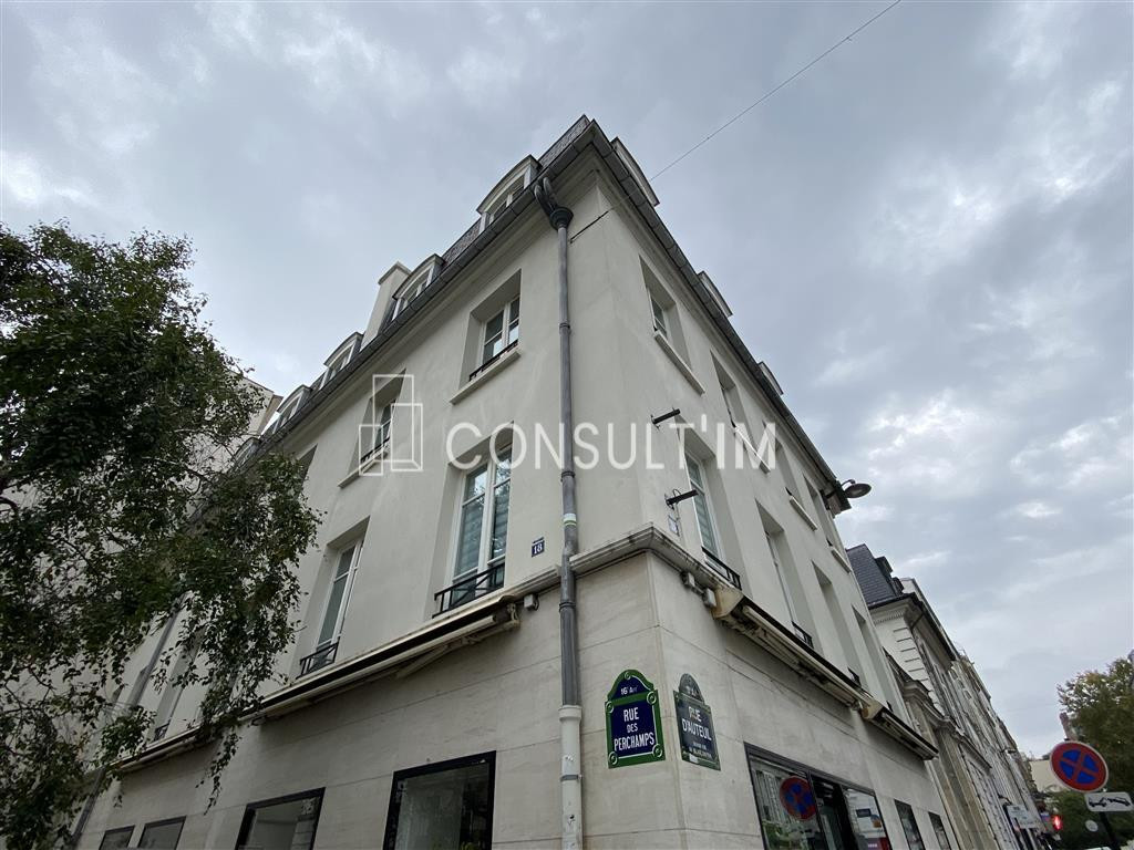 A LOUER IMMEUBLE INDEPENDANT EN R+3