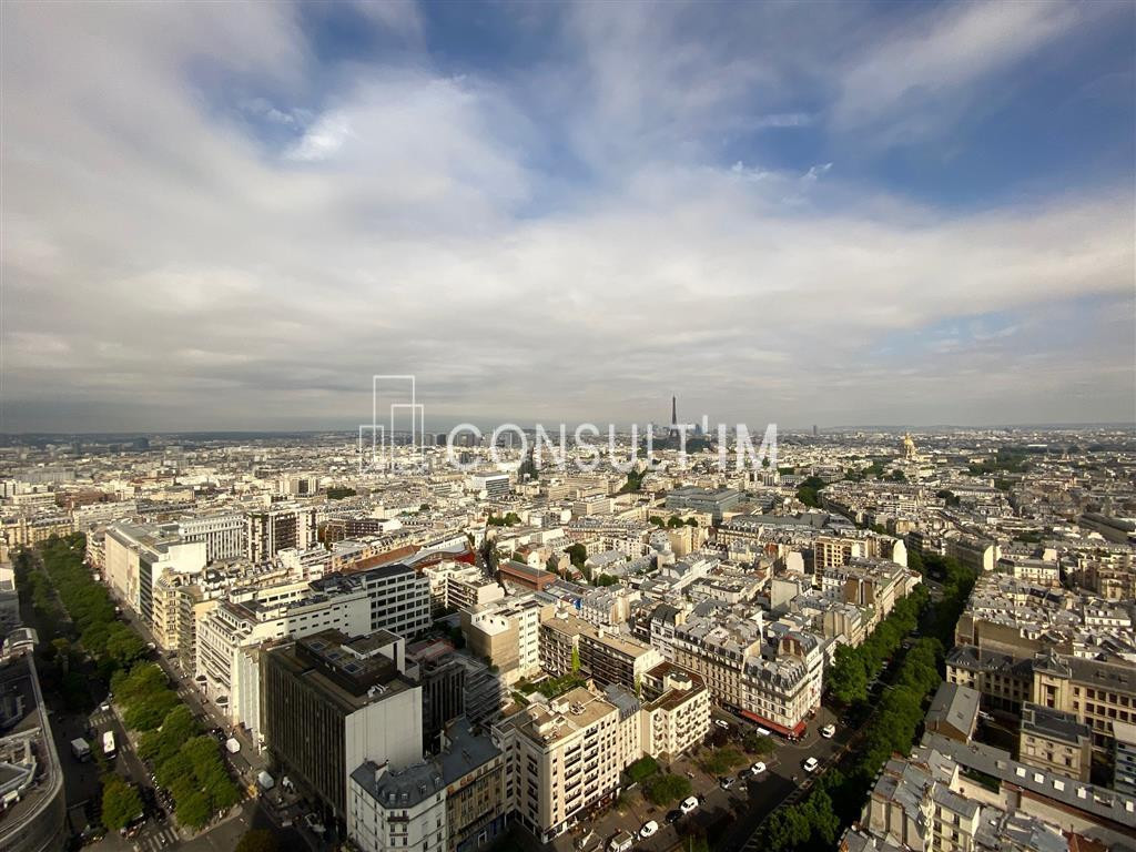 Bureaux en très bon état au 26ème étage de la Tour Montparnasse