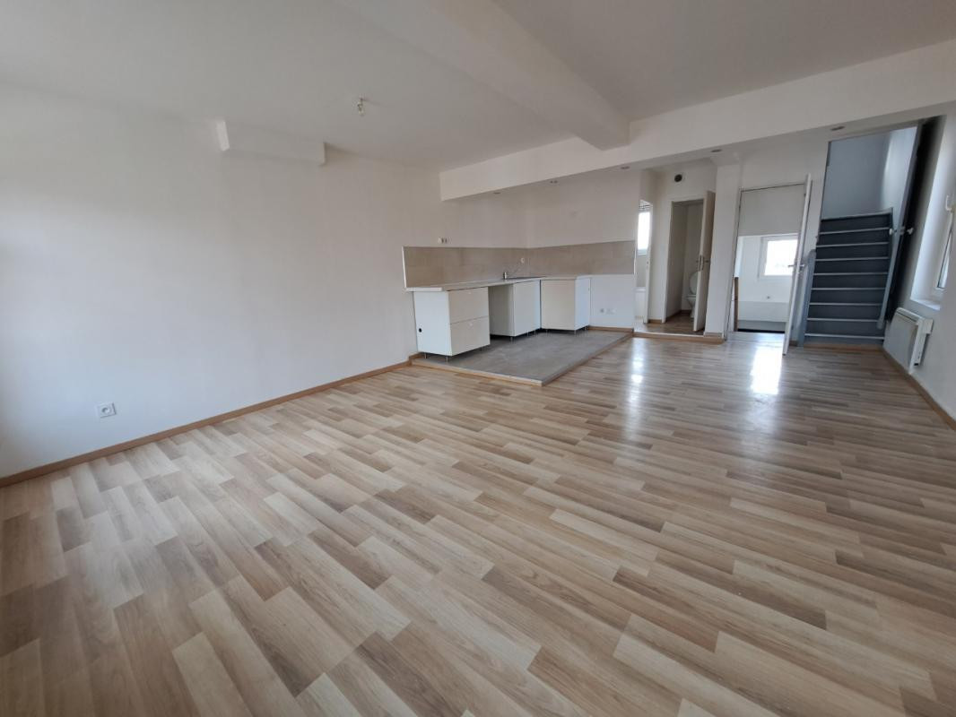 Immeuble de rapport un local et deux appartements