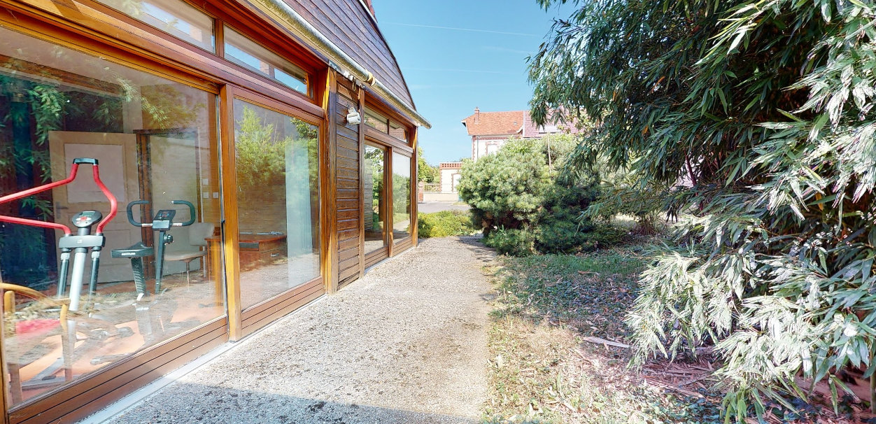 COURTENAY (45) - A VENDRE IMMEUBLE INDEPENDANT 130 M²