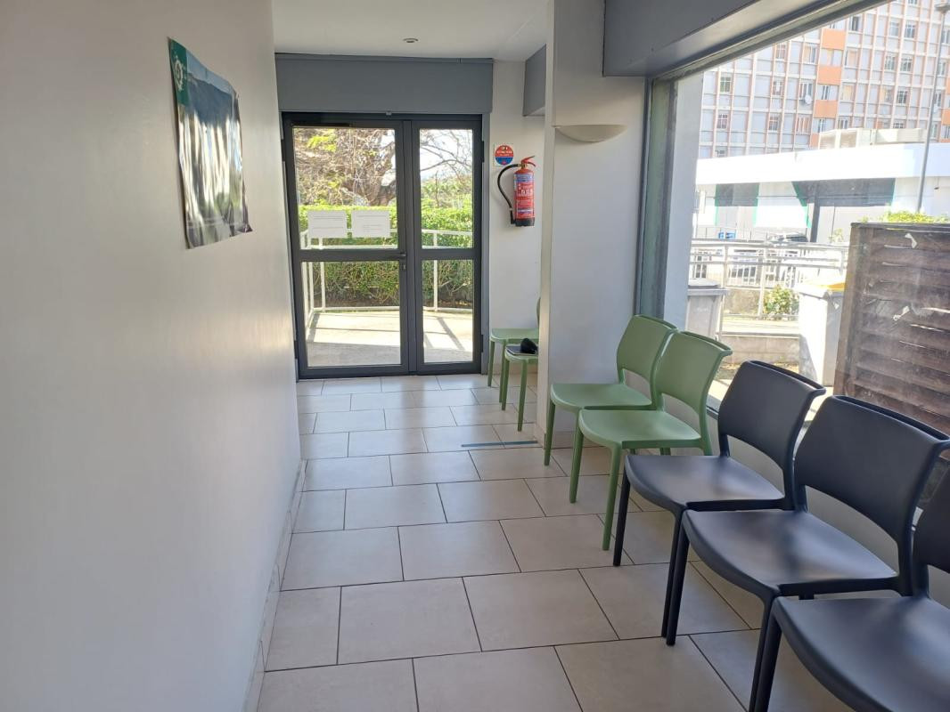 Local professionnel ou commercial 72 m²