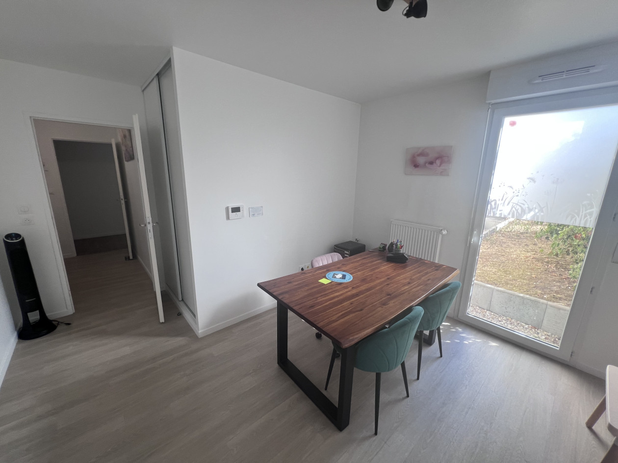 Cabinet 14,5 m² à louer à Conflans-Sainte-Honorine – temps plein – 847 € / mois