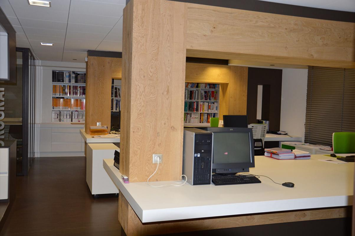 Local professionnel ROANNE - 180.80 m2