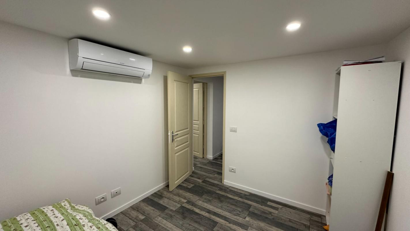 Immeuble de 4 appartements (dont 2 terminés)