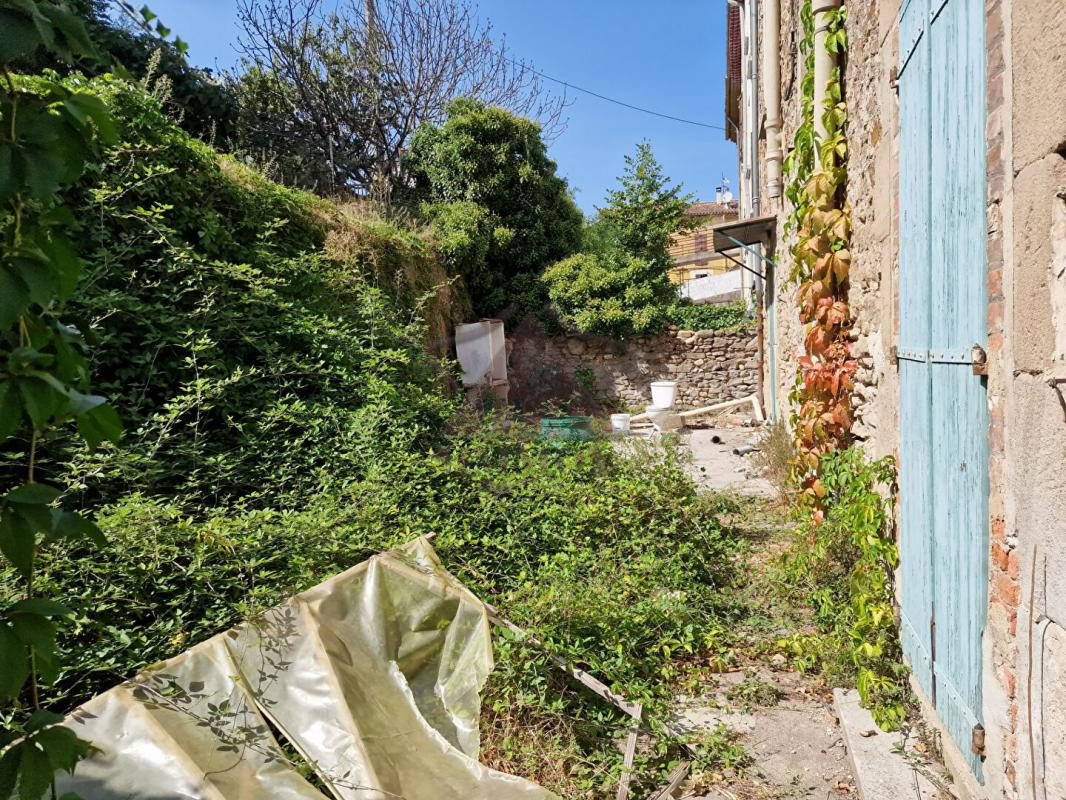 IMMEUBLE DE 6 APPARTEMENTS A RENOVER