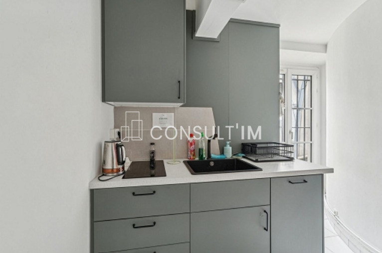 Plateau de 146 m² en étage élevé à louer
