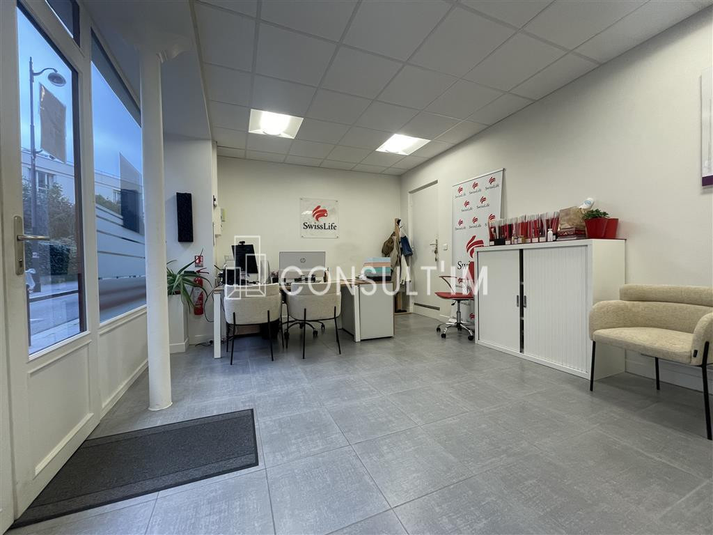 Bureau à louer avec vitrine - Cité Moynet