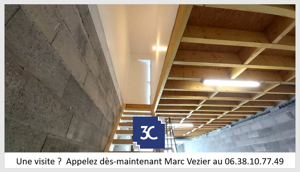 Entrepôt 140 m2 dont bureaux isolés neuf accès rapide autoro