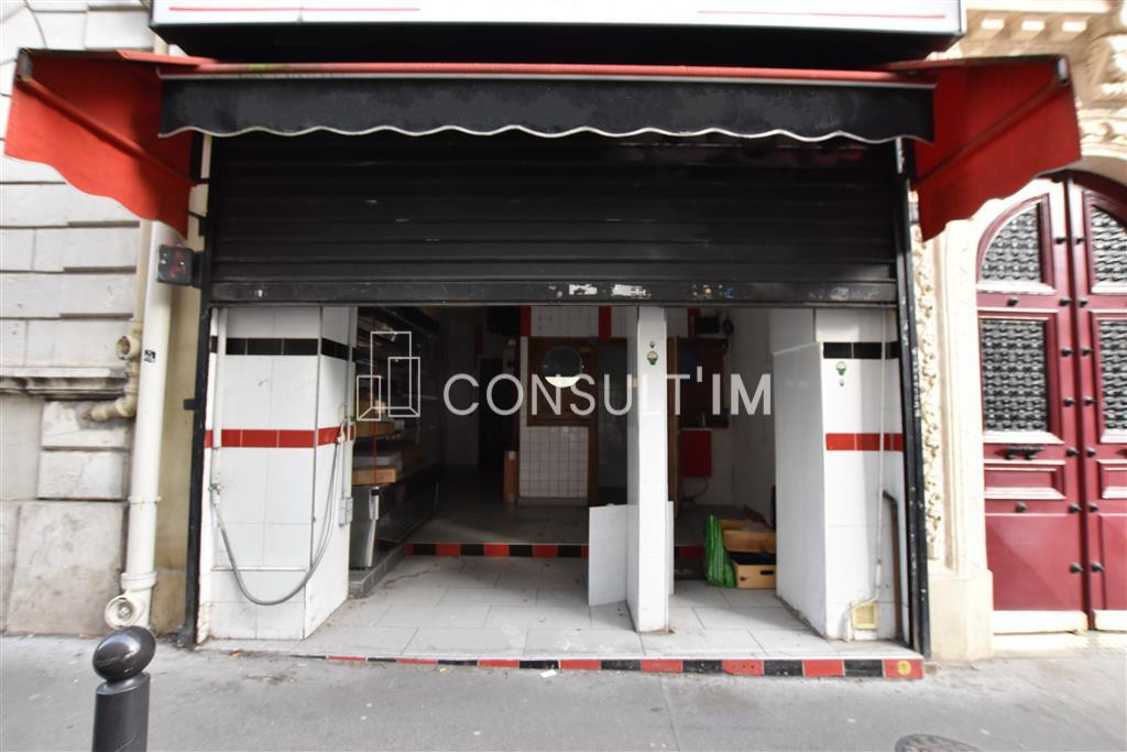 Boutique à en location pure à proximité de la place de clichy
