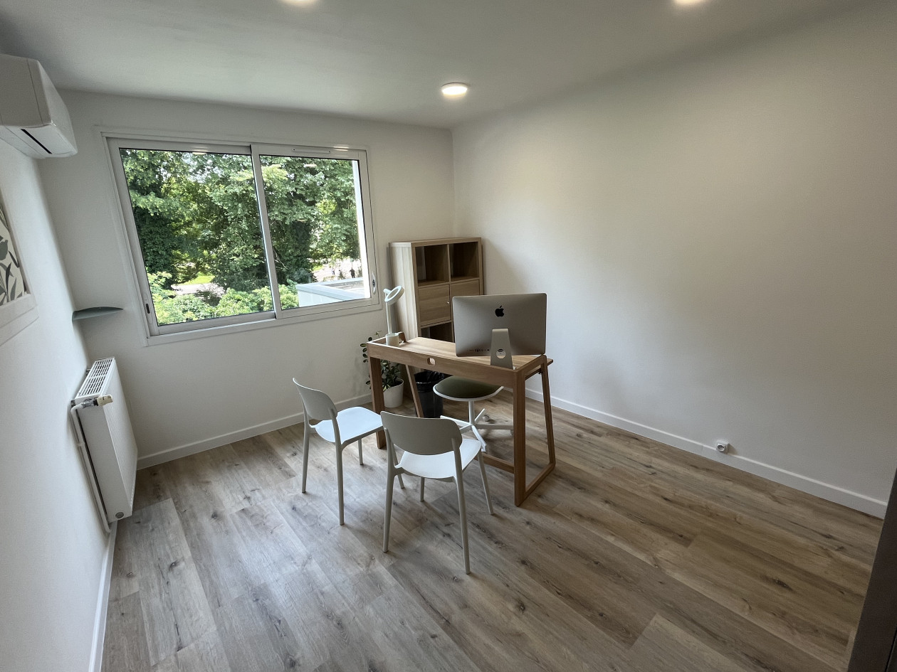 bureau disponible de suite