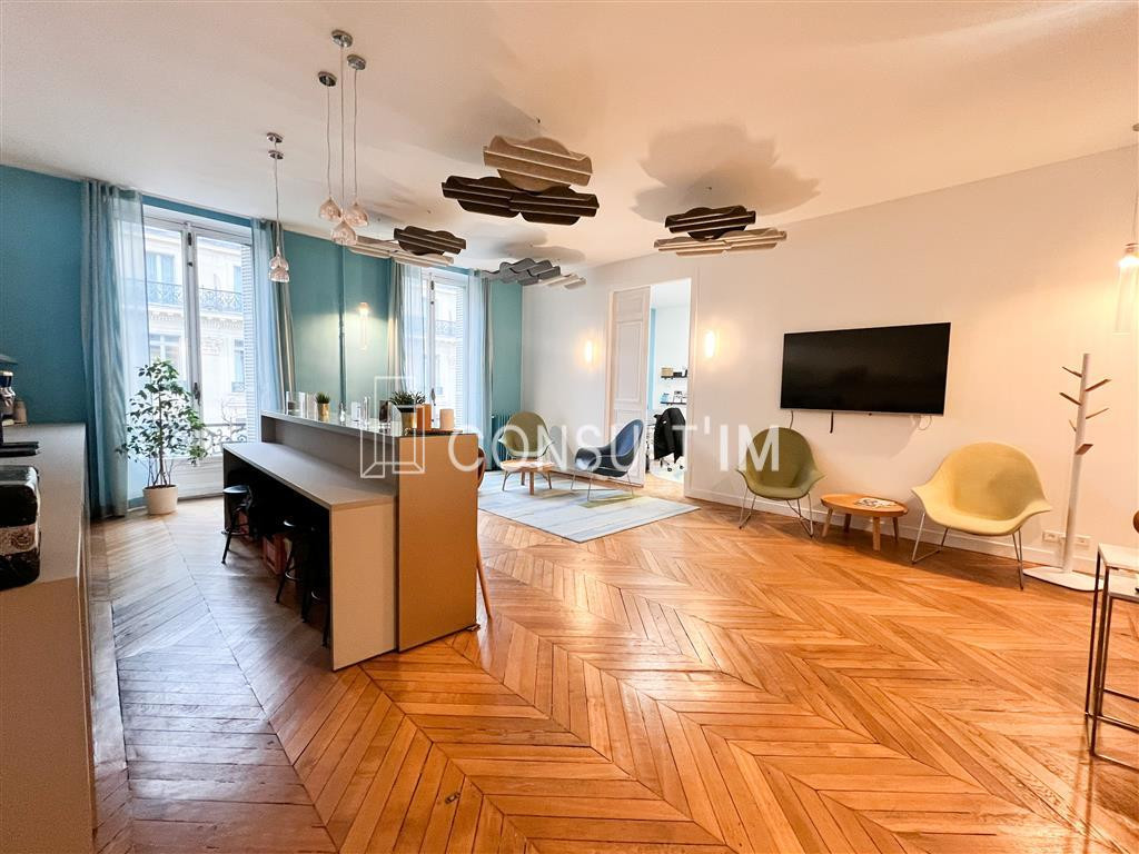A deux pas de la Place de l'Opéra, bureaux de grand standing avec parquet, moulures et cheminées