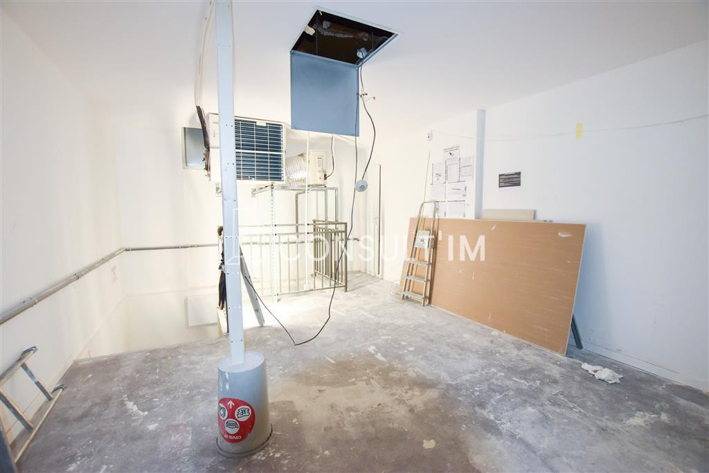 Bureaux à louer avec beau linéaire de 8m