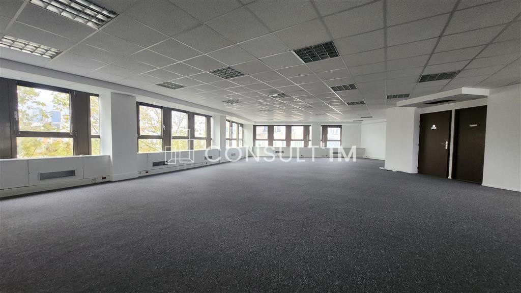 A louer bureaux en bon état à la frontière entre Courbevoie et La Garenne Colombes
