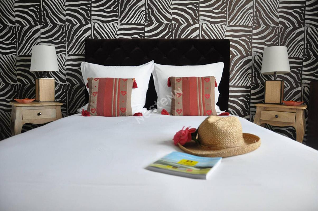 41. Murs d'Hôtel/Restaurant Nouan le Fuzelier