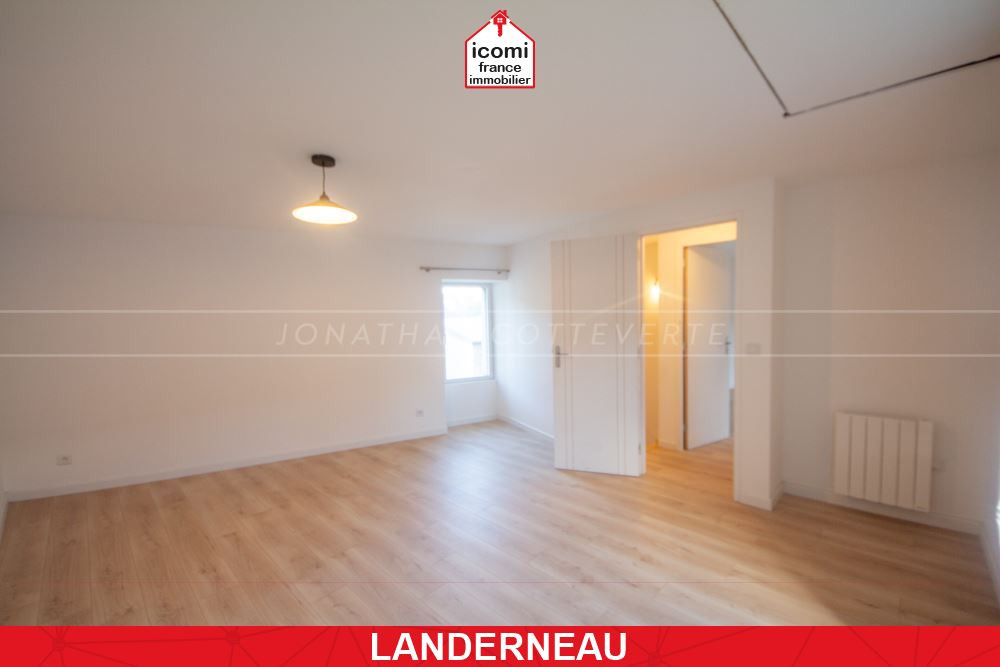 FINISTERE - Landerneau (29800) - A VENDRE - IMMEUBLE - 2 APPARTEMENTS POSSIBLE - PMR - DPE C - GRANDS VOLUMES - CENTRE VILLE - RARE