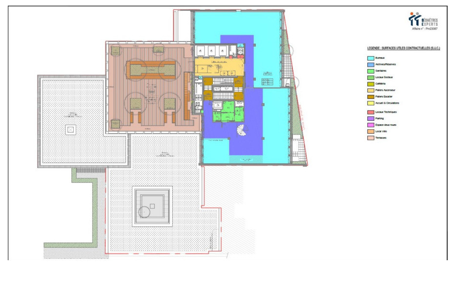 Grande surface de bureaux dans un immeuble restructuré