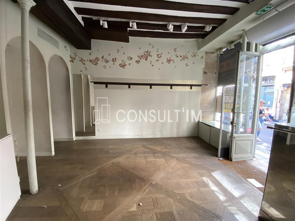 A louer, une boutique de 25m² de plain pied avec beaucoup de cachet