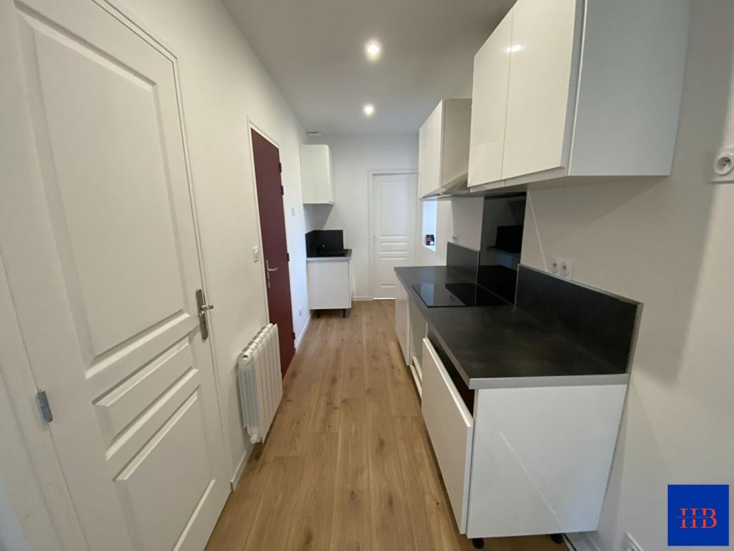 A VENDRE Immeuble avec 2 appartements rénovés Vire Normandie 4 pièce(s)