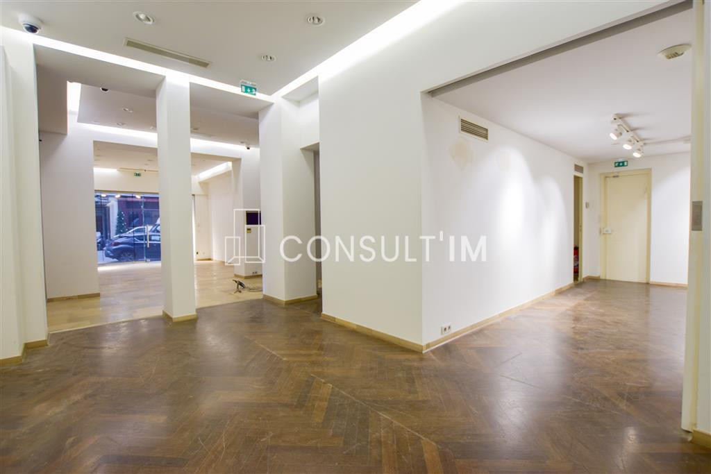 Boutique à louer avec un beau linéaire rue de la Paix
