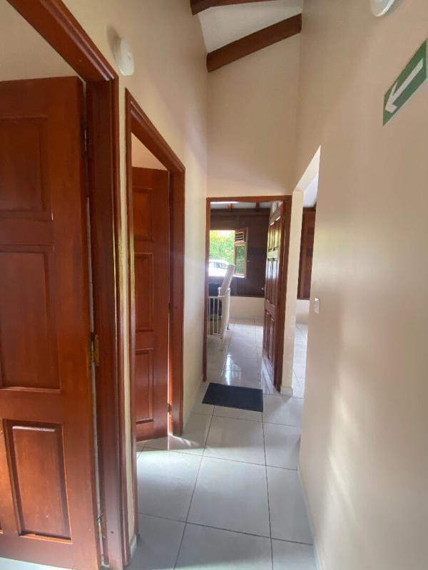 Villa professionnelle 80 m2, Trinité, récente