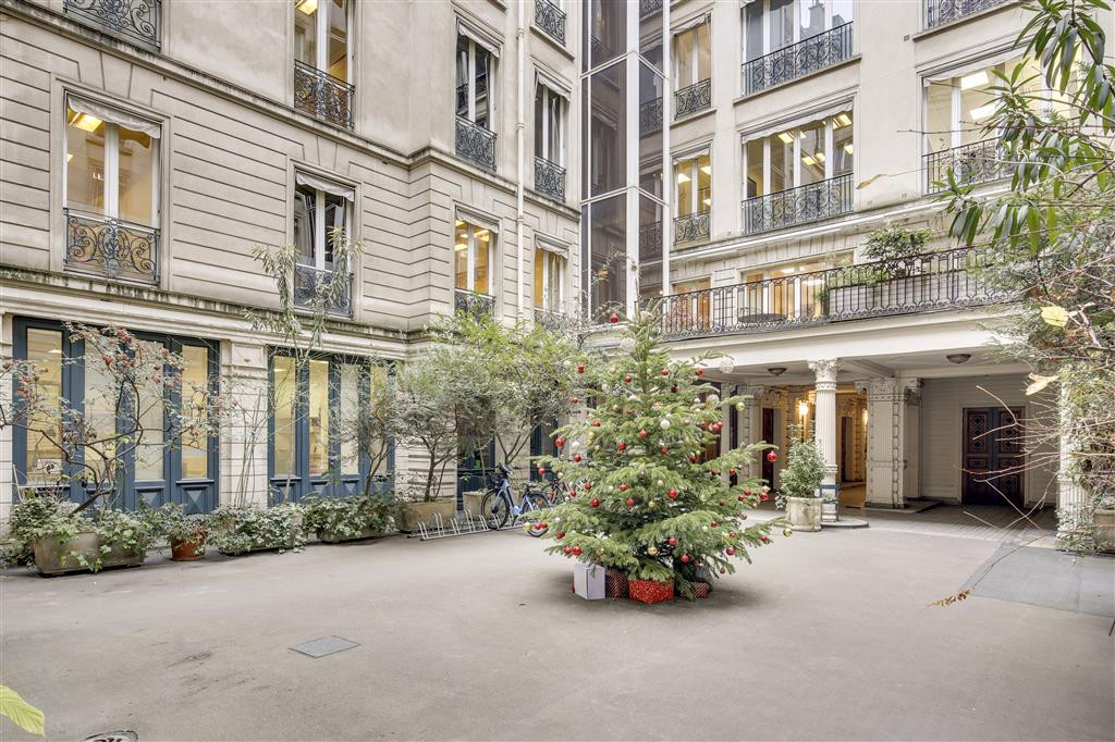 Bureaux 245 m² avec terrasse proche métro Miromesnil