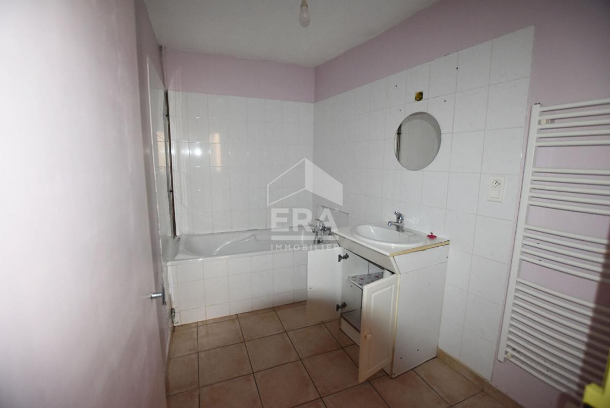 Immeuble, dépendances et terrain à vendre - Iguerande