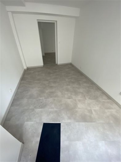 LOCAL COMMERCIAL OU LOCAL PROFESSIONNEL PARAMEDICAL