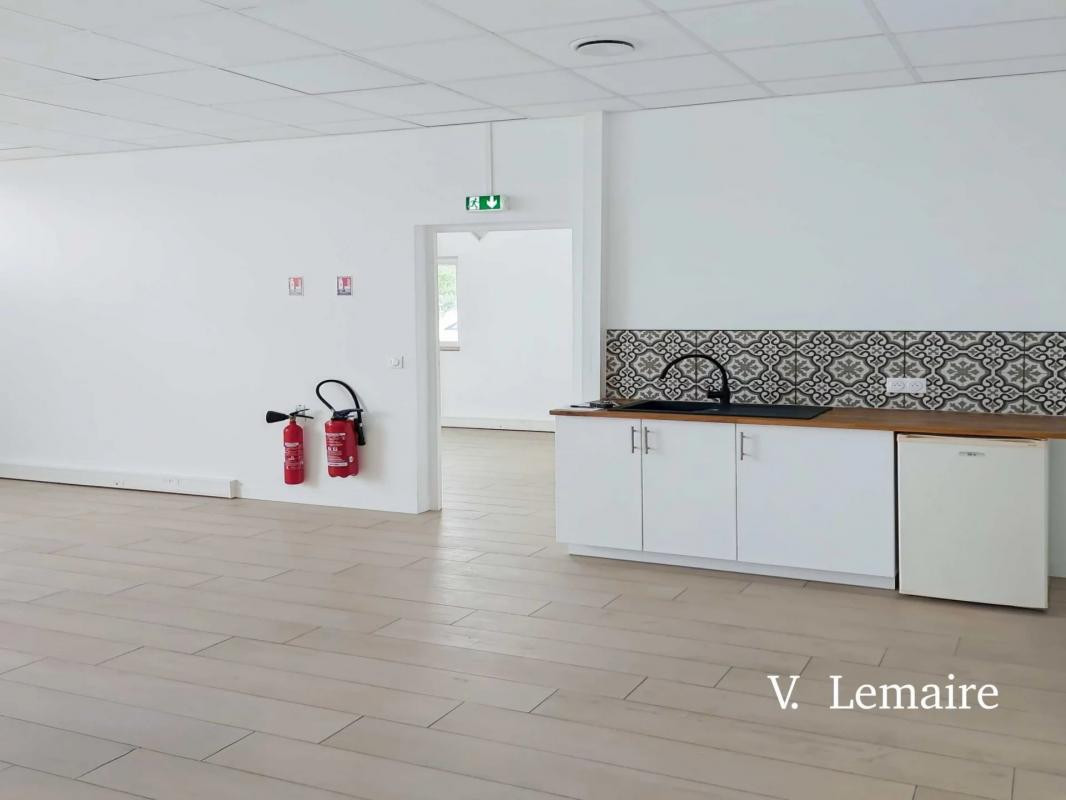 Local avec bureau rénové -  57 M2 - Meaux