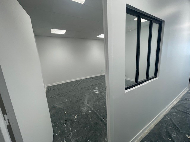 Local d'activité Saint Priest 540 m2