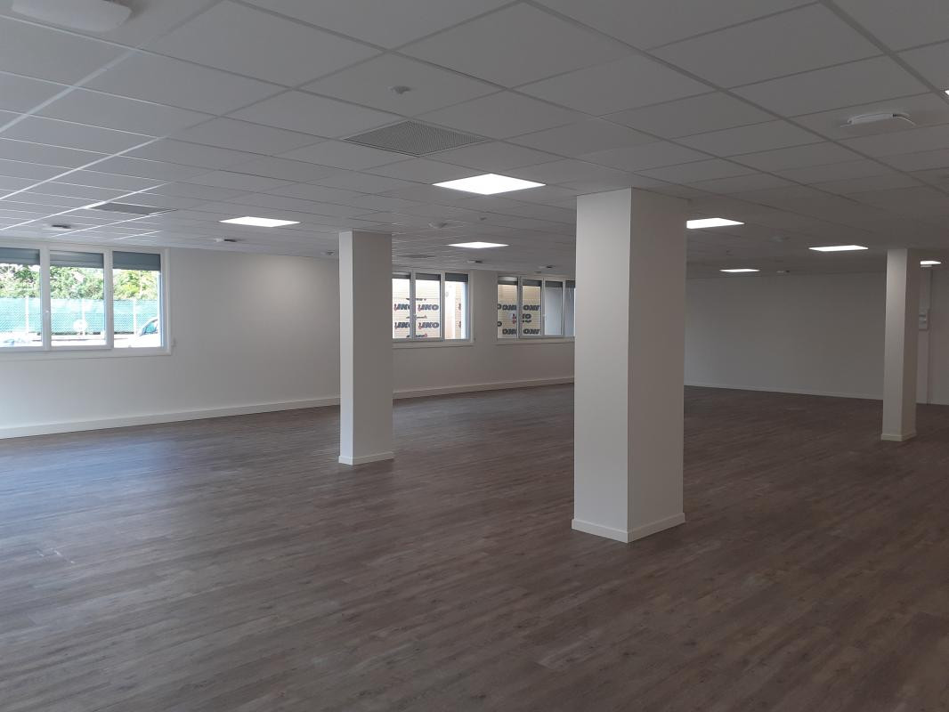 SANS FRAIS - LOCAL 190m² ANNEMASSE