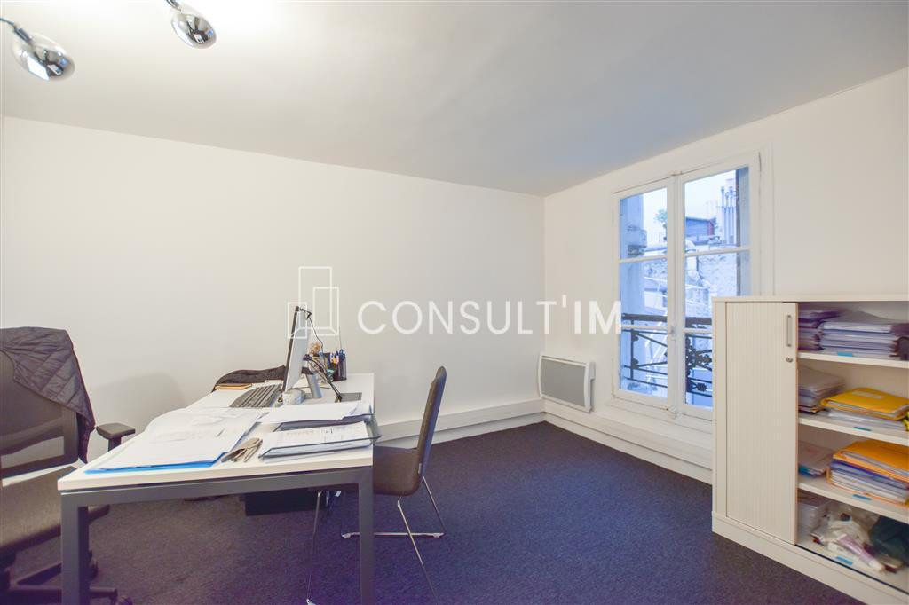 Bureaux lumineux avec vue dégagée