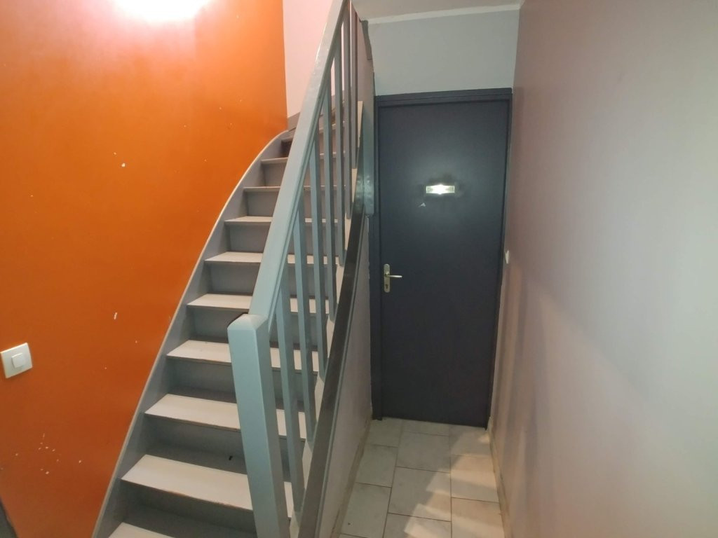 Local professionnel avec extérieur