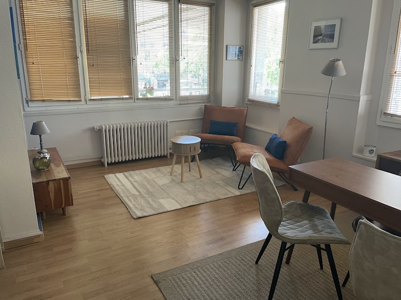 Bureau meublé à louer 1 ou 2 jours/ semaine dans cabinet de groupe Paris 15ème