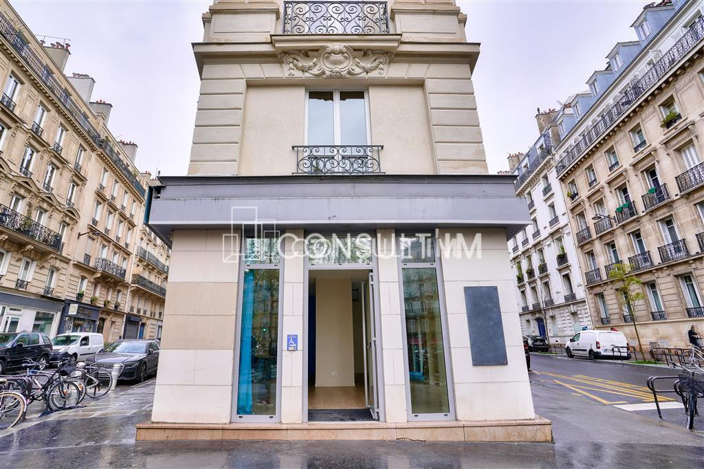 Métro Europe, à louer des bureaux climatisés de 131m² en parfait état