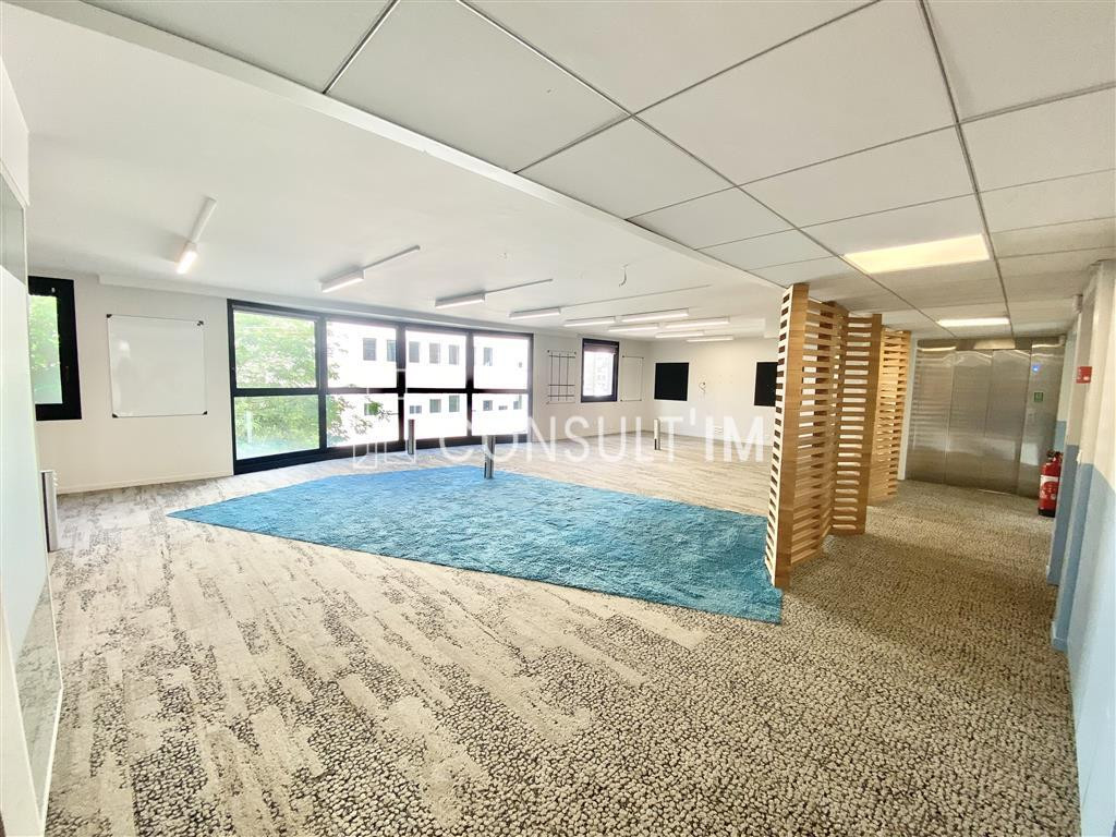 Immeuble indépendant avec espace extérieurs !