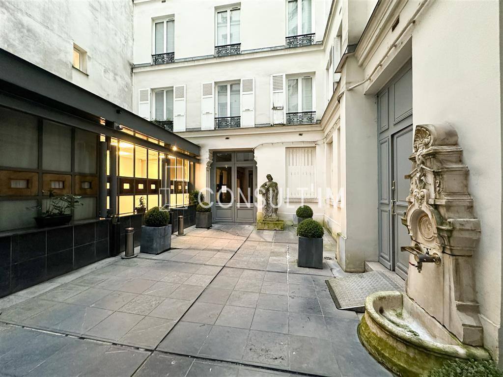 Bureaux équipés avec services calmes sur cour