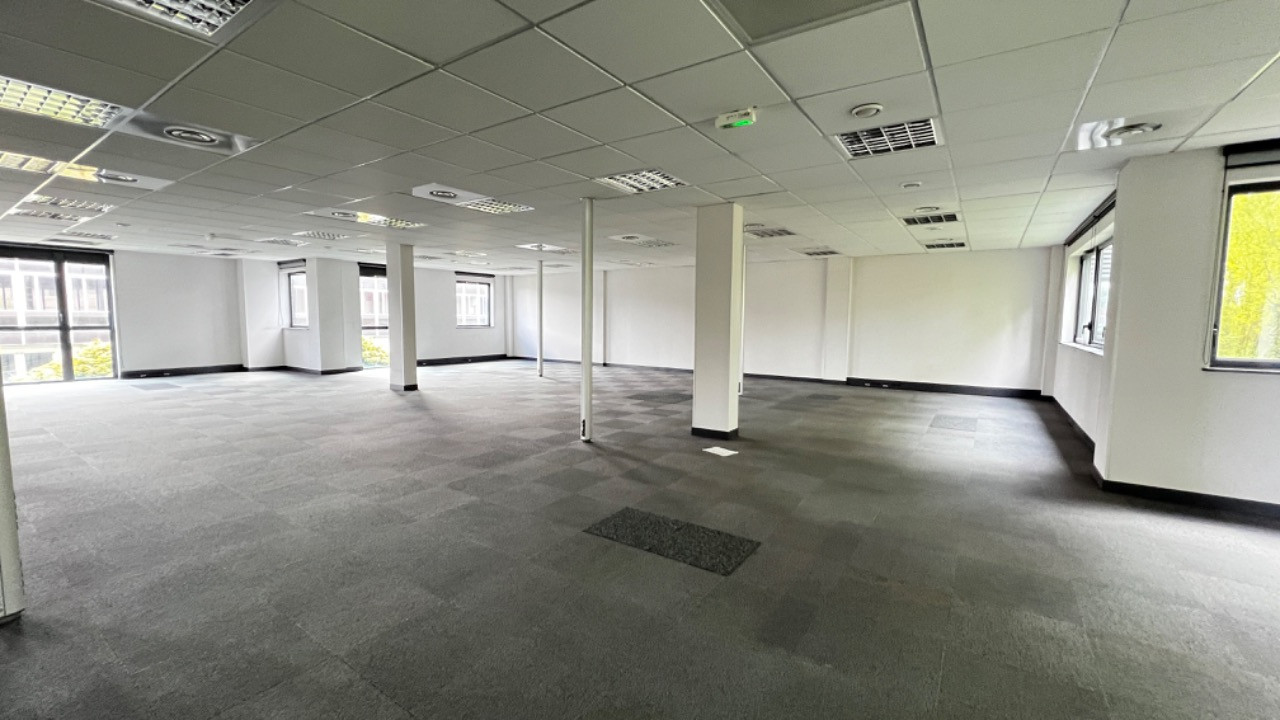 Immeuble avec bureaux divisibles