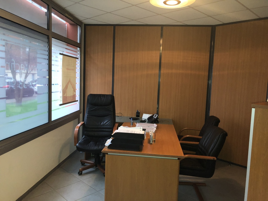 Locaux avec ERP avec forte visibilité en corner